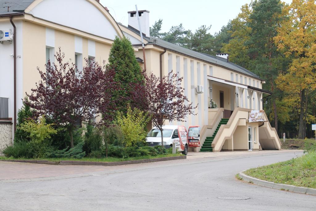 Hotel Lachowka Krepiec Екстериор снимка