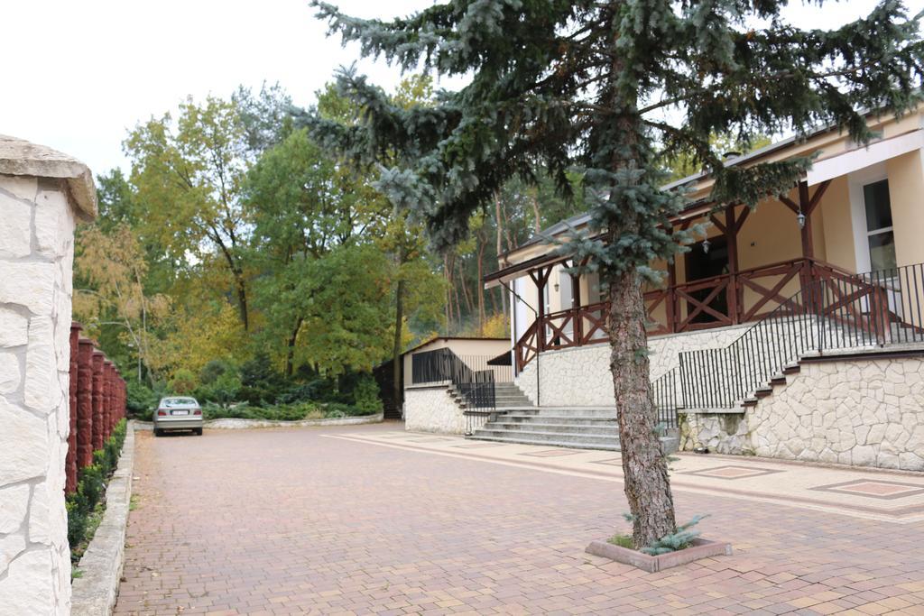 Hotel Lachowka Krepiec Екстериор снимка