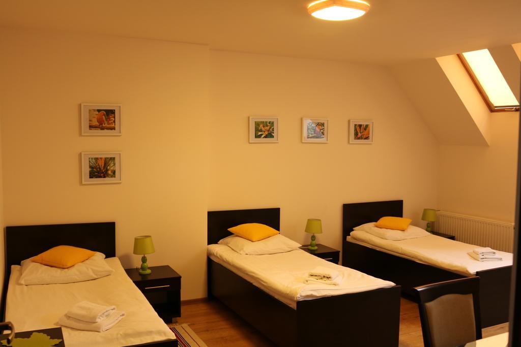 Hotel Lachowka Krepiec Екстериор снимка