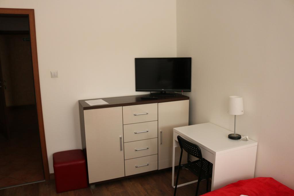 Hotel Lachowka Krepiec Екстериор снимка