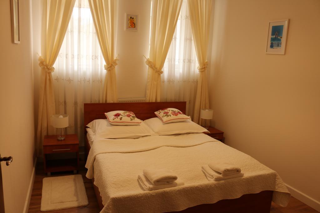 Hotel Lachowka Krepiec Екстериор снимка